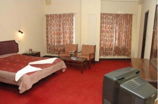 Hotel Preethi Palace Ooty Cameră foto