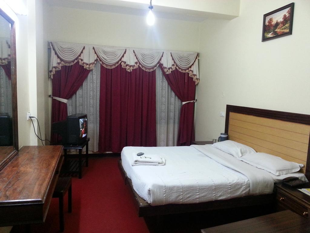 Hotel Preethi Palace Ooty Cameră foto