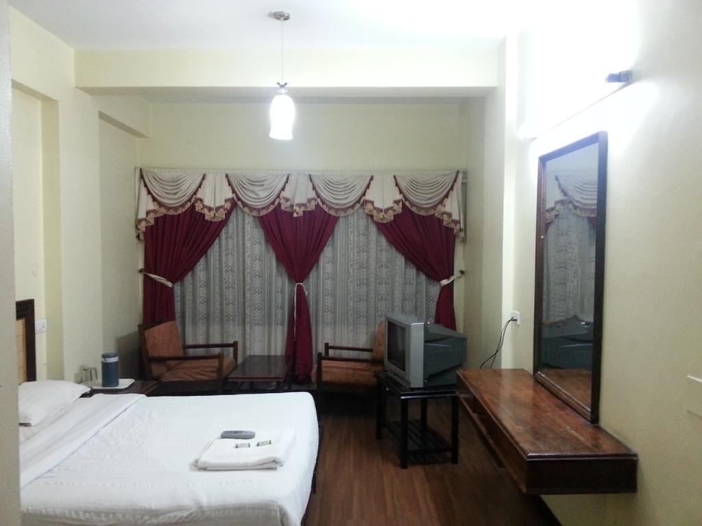 Hotel Preethi Palace Ooty Cameră foto