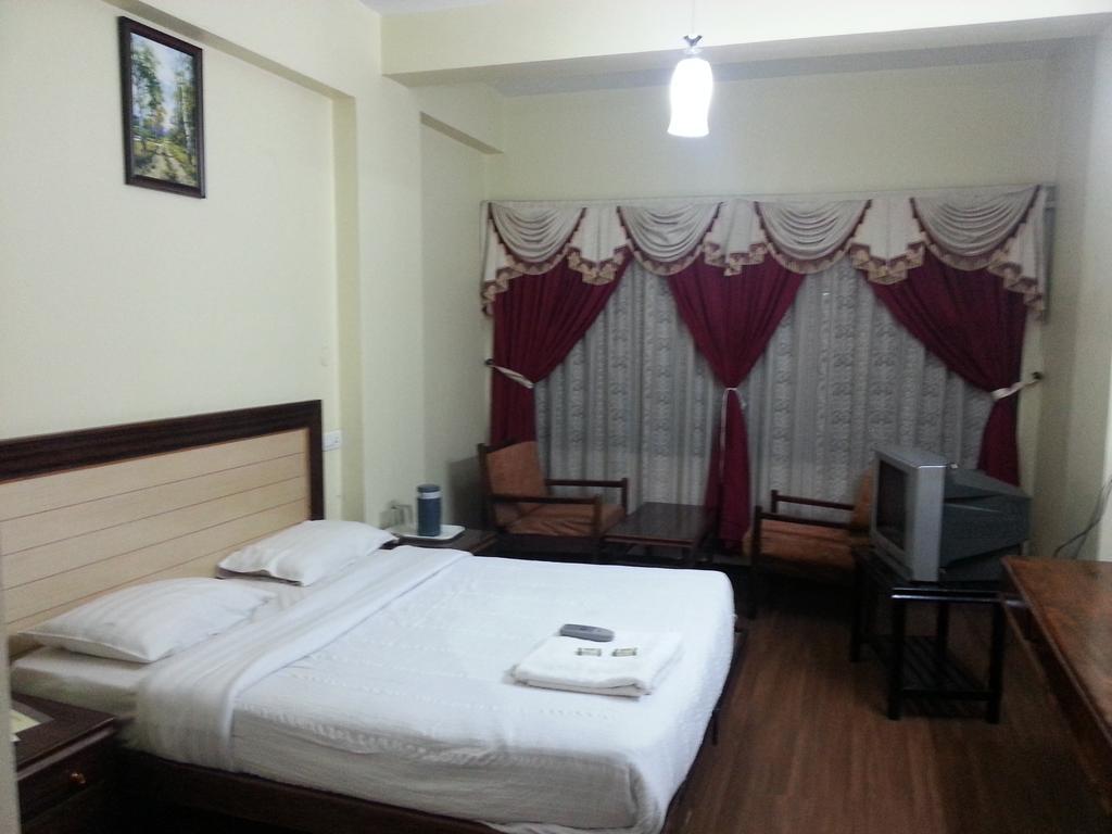 Hotel Preethi Palace Ooty Cameră foto
